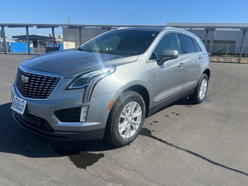 Certified 2023 Cadillac XT5 Luxury FWD image 3