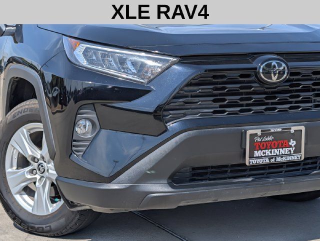 Used 2021 Toyota RAV4 XLE FWD image 3