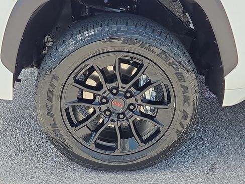 Used 2022 Toyota Tundra SR5 AWD/4WD image 7