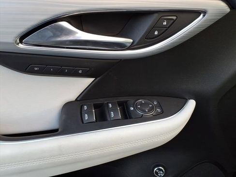 New 2025 Buick Envision Avenir image 28