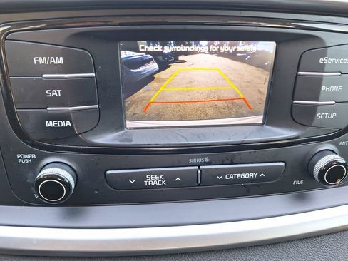 Used 2016 Kia Sorento LX w/ LX Convenience Package image 15