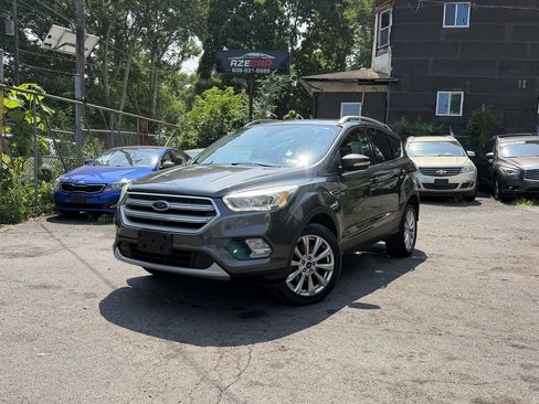 Used 2017 Ford Escape Titanium AWD/4WD image 4