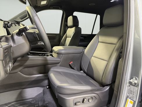 Used 2026 Chevrolet Tahoe LT w/ Comfort Package RWD image 9