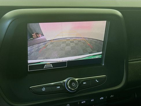 Used 2021 Chevrolet Camaro LT image 17