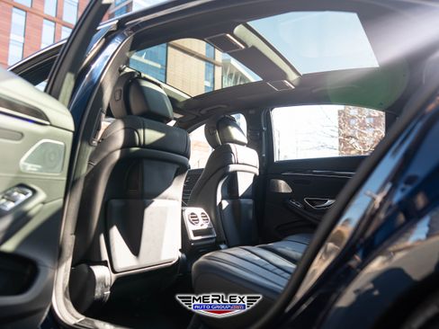 Used 2018 Mercedes-Benz S 560 Sedan w/ AMG Line Exterior image 21
