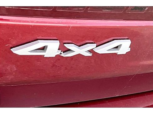 Certified 2025 Jeep Grand Cherokee Limited image 9