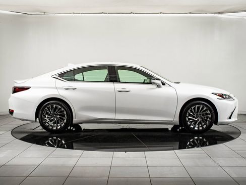 Certified 2025 Lexus ES 300h w/ Luxury Package image 11