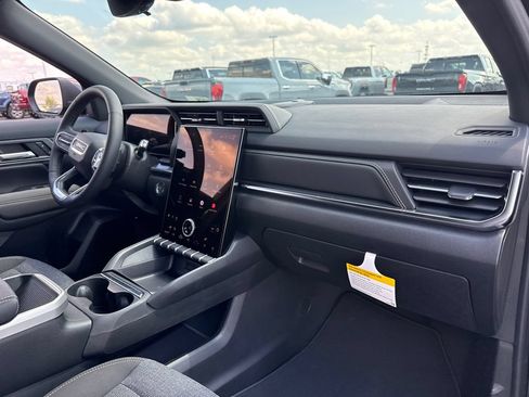 New 2027 GMC Terrain Elevation w/ Technology Package II AWD/4WD image 36