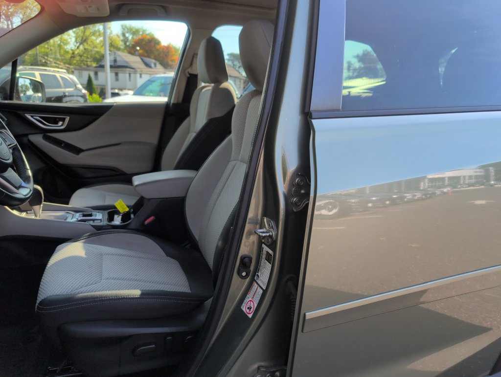 Used 2020 Subaru Forester Premium AWD/4WD image 14