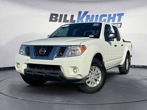 Used 2021 Nissan Frontier SV image 1