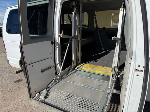 Used 2005 Ford E-150 and Econoline 150 Wagon image 20