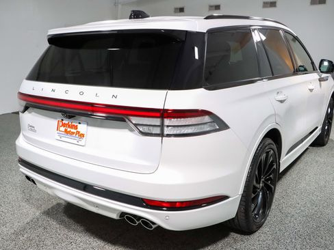 Used 2025 Lincoln Aviator Reserve w/ Equipment Group 201A AWD/4WD image 7