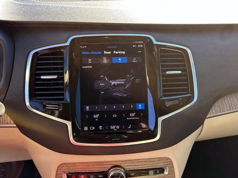 Certified 2024 Volvo XC90 T8 Plus w/ Protection Package Premier image 19