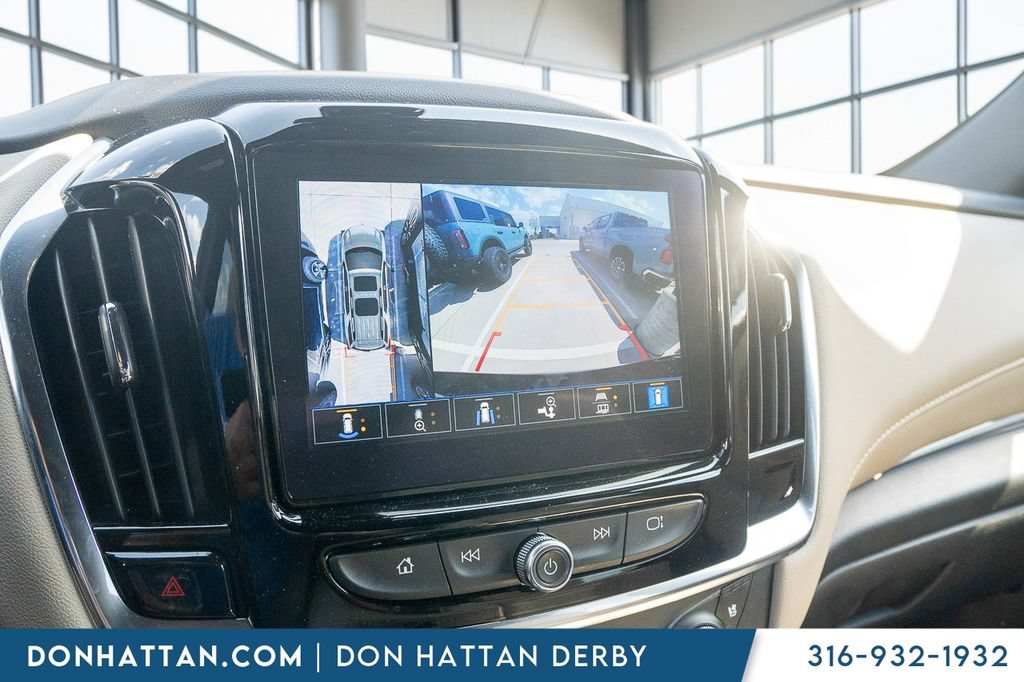 Used 2023 Chevrolet Traverse Premier FWD image 8