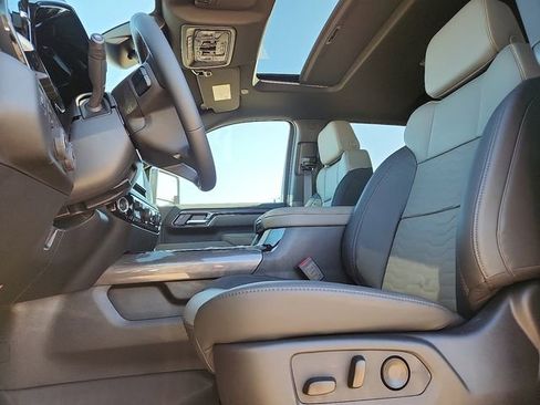 New 2026 Chevrolet Silverado 2500 ZR2 image 12