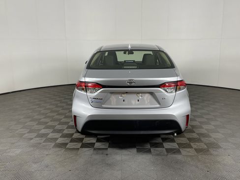 Used 2023 Toyota Corolla LE image 4