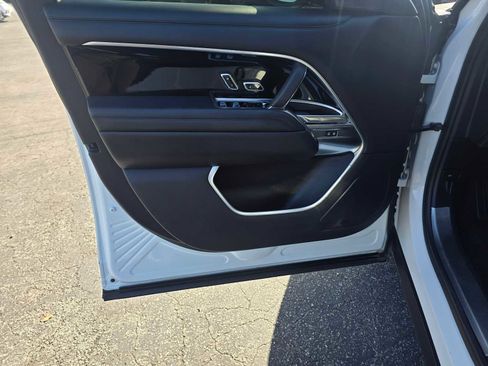 Used 2022 Land Rover Range Rover SE image 24