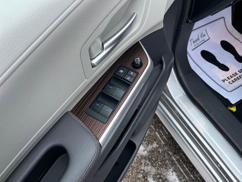 Certified 2023 Toyota Sienna XLE image 13