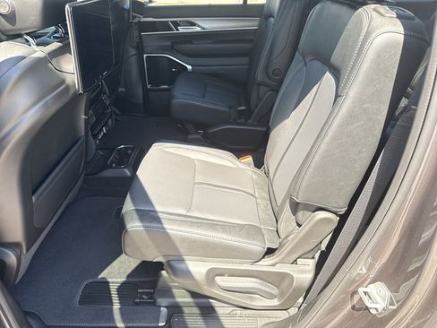 New 2026 Jeep Grand Wagoneer L Limited image 24