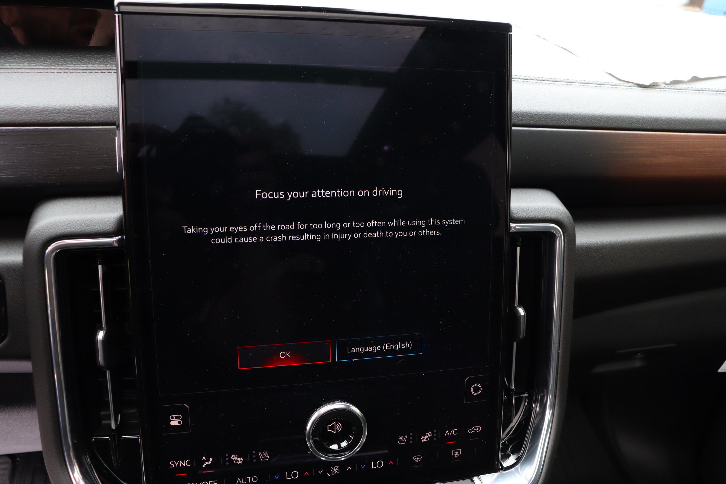 New 2026 GMC Yukon Denali w/ Sun & Power Step Package AWD/4WD image 17