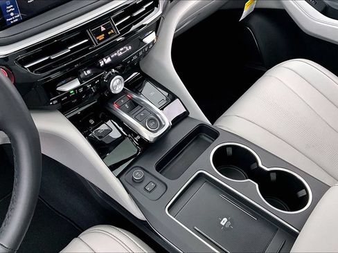 Certified 2026 Acura MDX FWD w/ Technology Package image 17