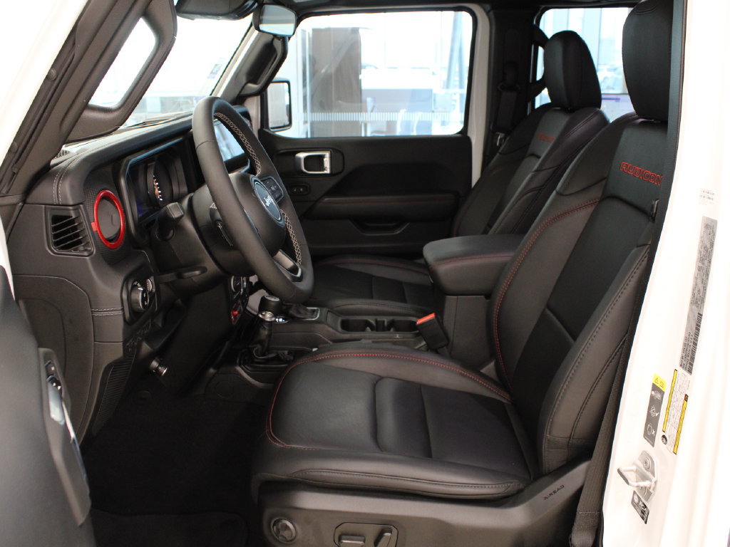 Used 2025 Jeep Gladiator Rubicon w/ Convenience Group AWD/4WD image 10