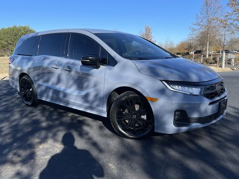 Certified 2025 Honda Odyssey Sport-L image 2