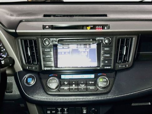 Used 2018 Toyota RAV4 XLE image 12