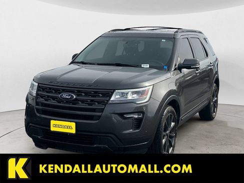 Used 2018 Ford Explorer XLT AWD/4WD image 1