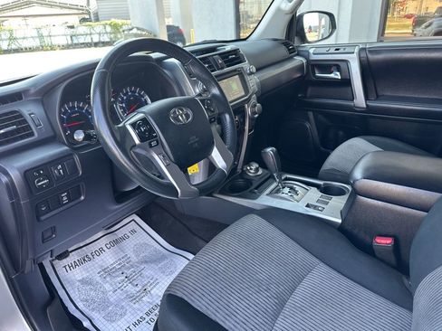 Used 2019 Toyota 4Runner SR5 AWD/4WD image 9
