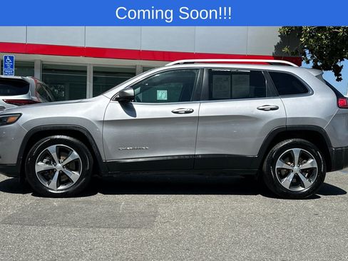 Used 2019 Jeep Cherokee Limited image 7