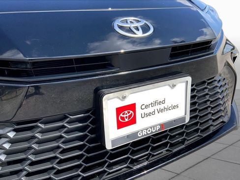 Used 2025 Toyota Camry SE w/ Convenience Package FWD image 29