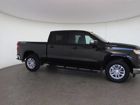Used 2023 Chevrolet Silverado 1500 LT AWD/4WD image 25