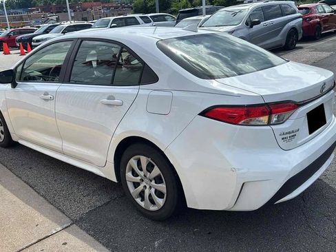 Used 2022 Toyota Corolla LE FWD image 4