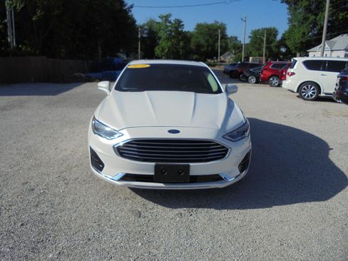 Used 2020 Ford Fusion SEL image 2