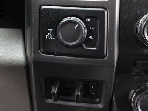 Used 2018 Ford F250 XLT w/ XLT Premium Package image 33