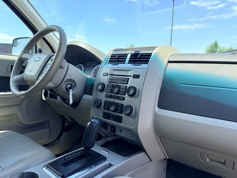 Used 2010 Ford Escape XLT FWD image 12