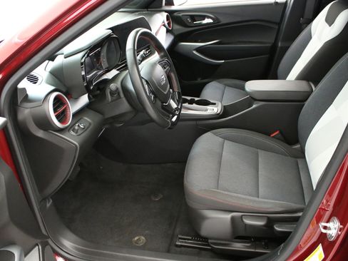 Used 2024 Chevrolet Trax RS w/ Driver Confidence Package FWD image 26