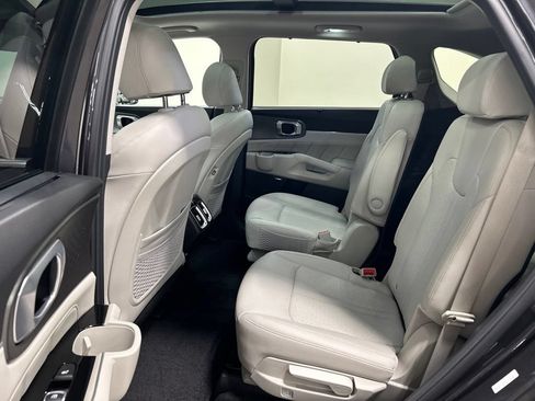 Used 2023 Kia Sorento SX Prestige w/ Panoramic Sunroof Package AWD/4WD image 32