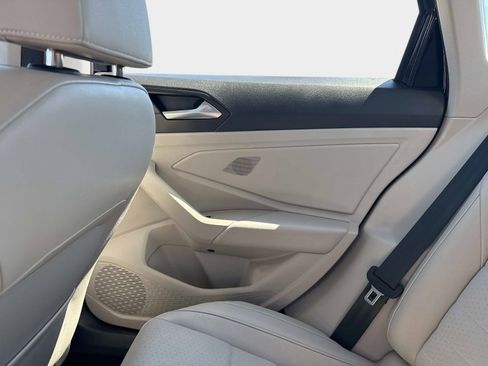Used 2023 Volkswagen Jetta SE FWD image 15