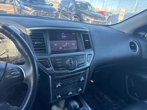 Used 2017 Nissan Pathfinder SL w/ Trailer Tow Package image 14