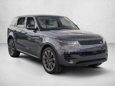 Used 2024 Land Rover Range Rover Sport SE AWD/4WD image 3