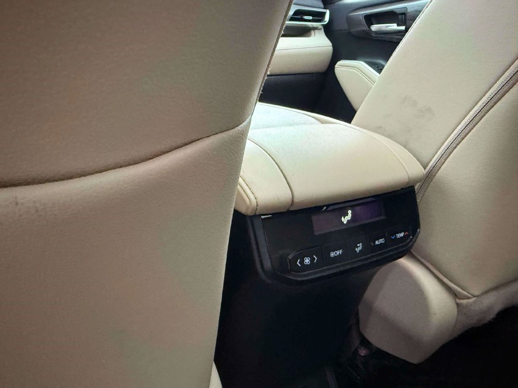 Used 2023 Toyota Highlander Limited AWD/4WD image 14