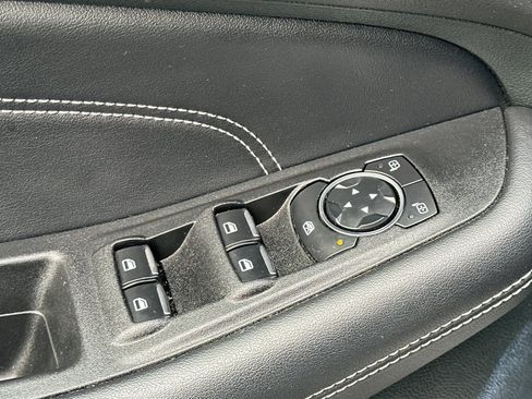 Used 2024 Ford Edge Titanium image 12