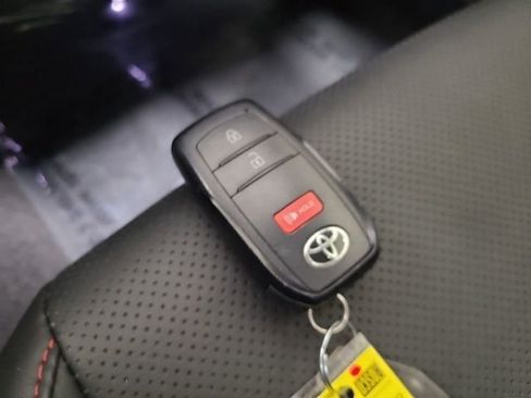 Used 2024 Toyota Prius Prime FWD image 38