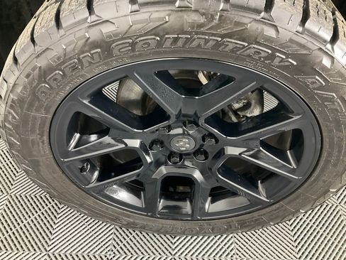 Used 2020 RAM 1500 Laramie w/ Night Edition image 9