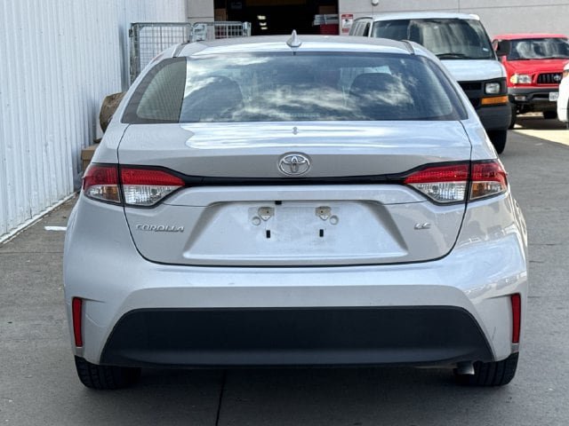 Used 2025 Toyota Corolla LE FWD image 5