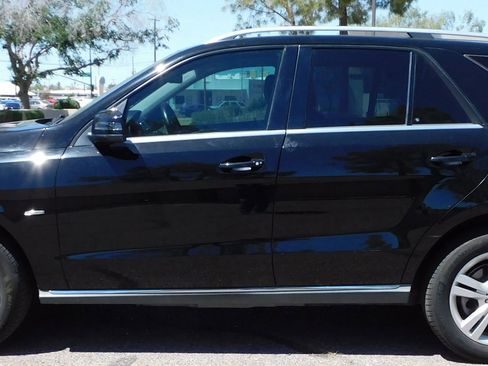 Used 2012 Mercedes-Benz ML 350 BlueTEC 4MATIC image 3