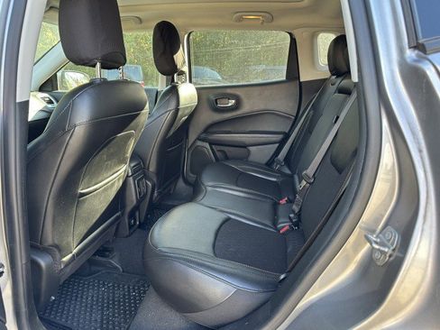 Used 2020 Jeep Compass Latitude image 4