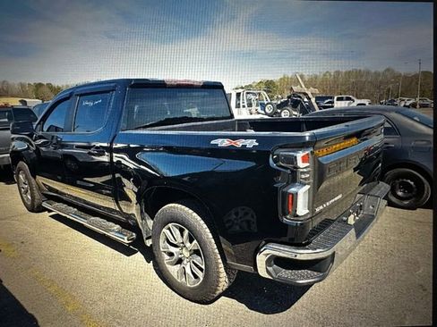Used 2020 Chevrolet Silverado 1500 LT image 3